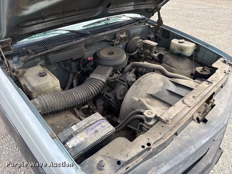 image for item FC4226 1992 Chevrolet Cheyenne 1500 pickup truck