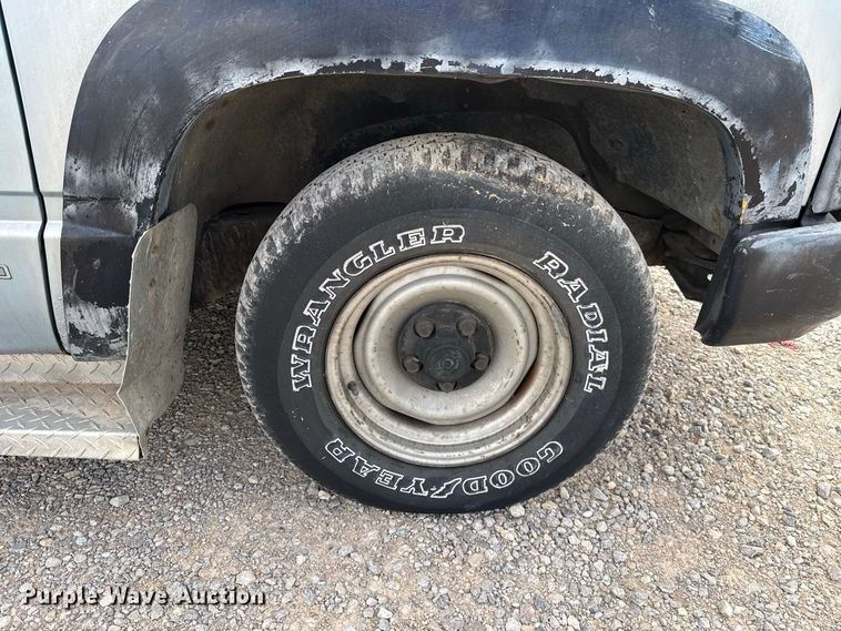 image for item FC4226 1992 Chevrolet Cheyenne 1500 pickup truck