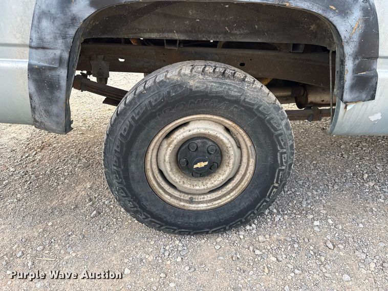 image for item FC4226 1992 Chevrolet Cheyenne 1500 pickup truck