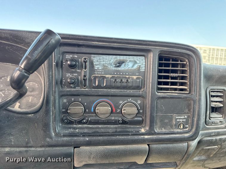 image for item FC4252 2002 Chevrolet Silverado 2500HD utility bed pickup truck