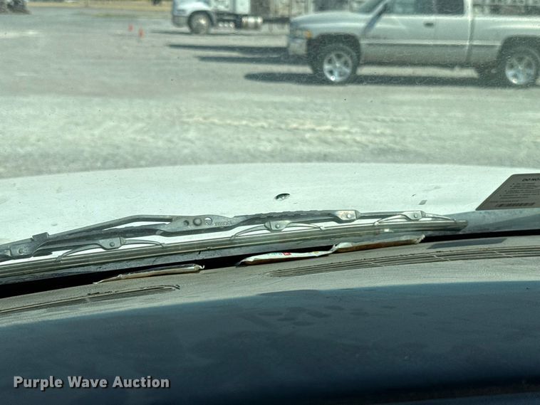 image for item FC4252 2002 Chevrolet Silverado 2500HD utility bed pickup truck