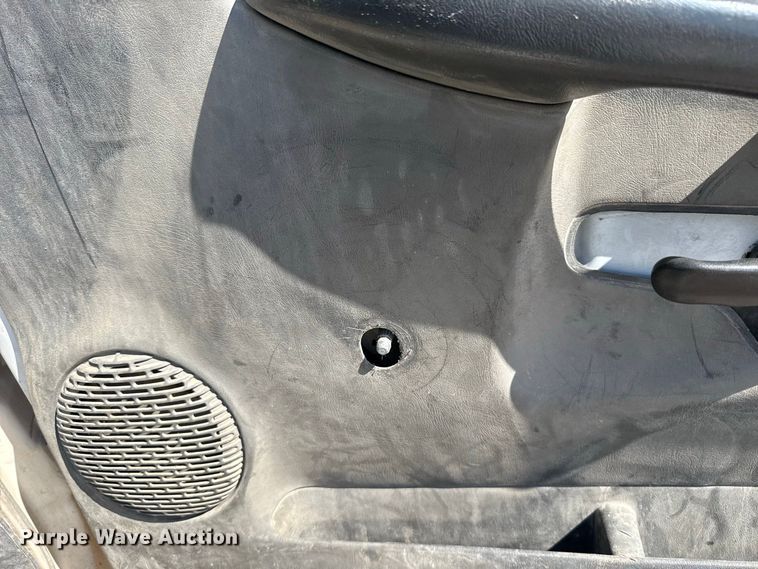 image for item FC4252 2002 Chevrolet Silverado 2500HD utility bed pickup truck