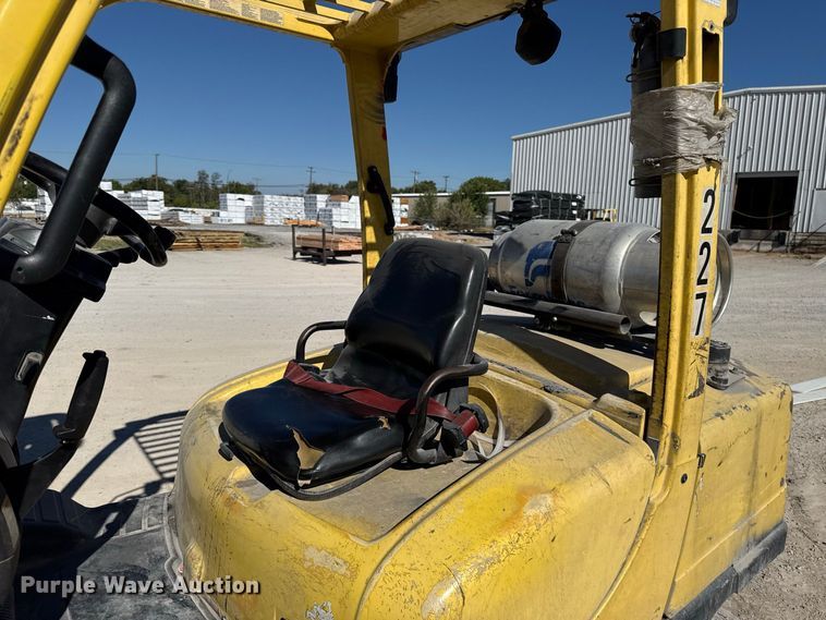 image for item FC4259 2015 Hyster H80FT forklift