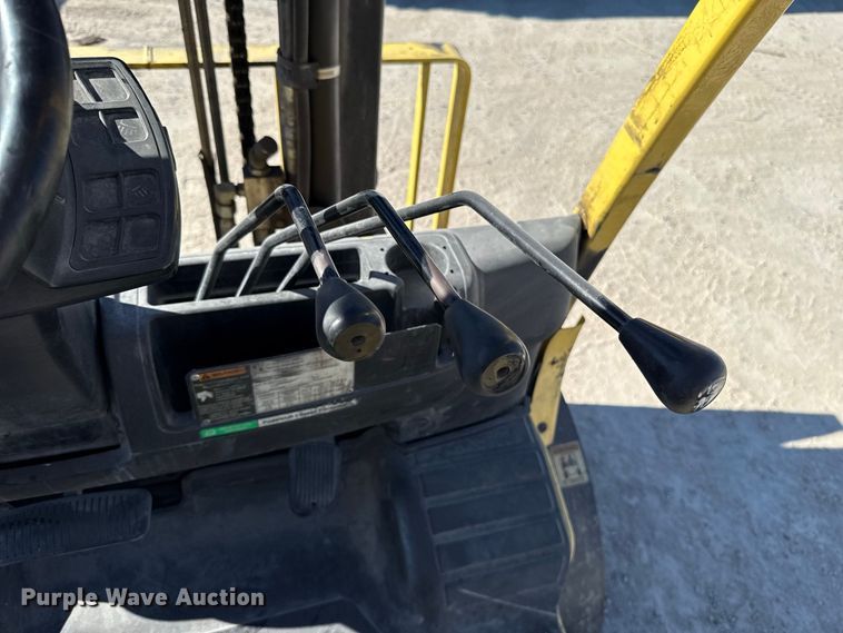 image for item FC4259 2015 Hyster H80FT forklift