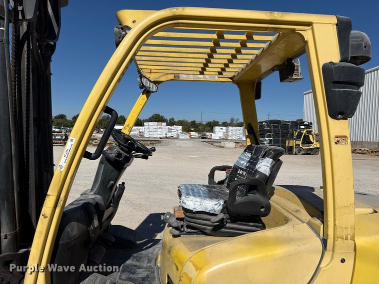 image for item FC4261 2018 Hyster H80FT forklift