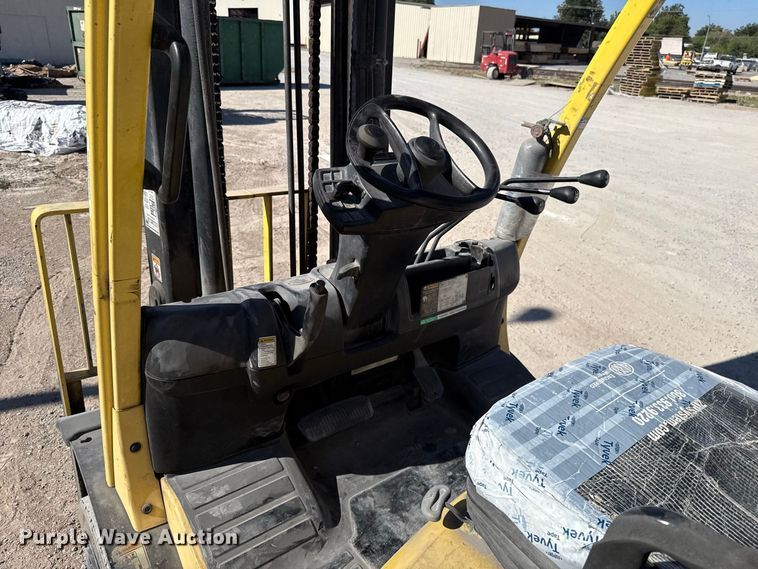 image for item FC4261 2018 Hyster H80FT forklift