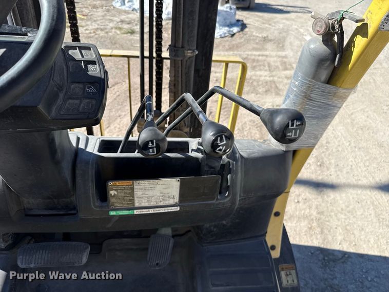 image for item FC4261 2018 Hyster H80FT forklift