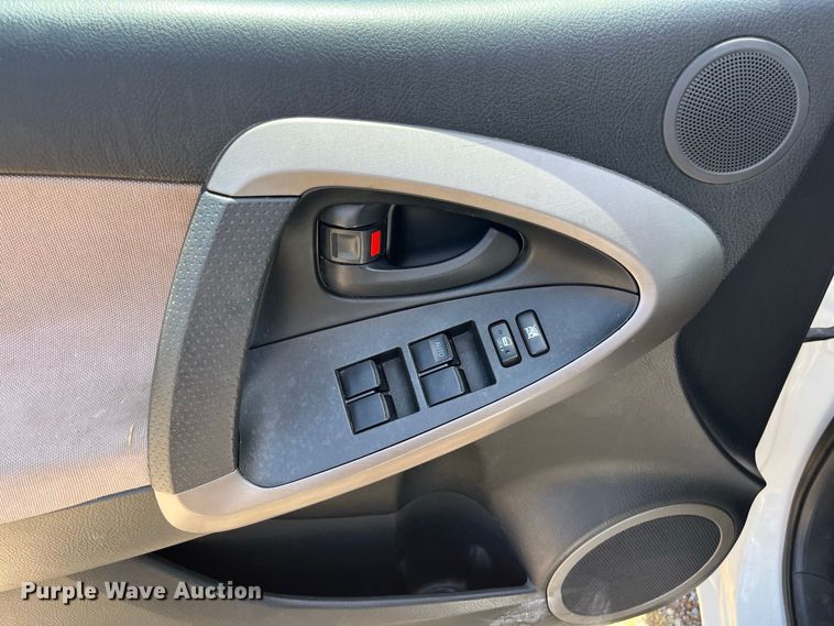 image for item FG0602 2007 Toyota  RAV4 SUV