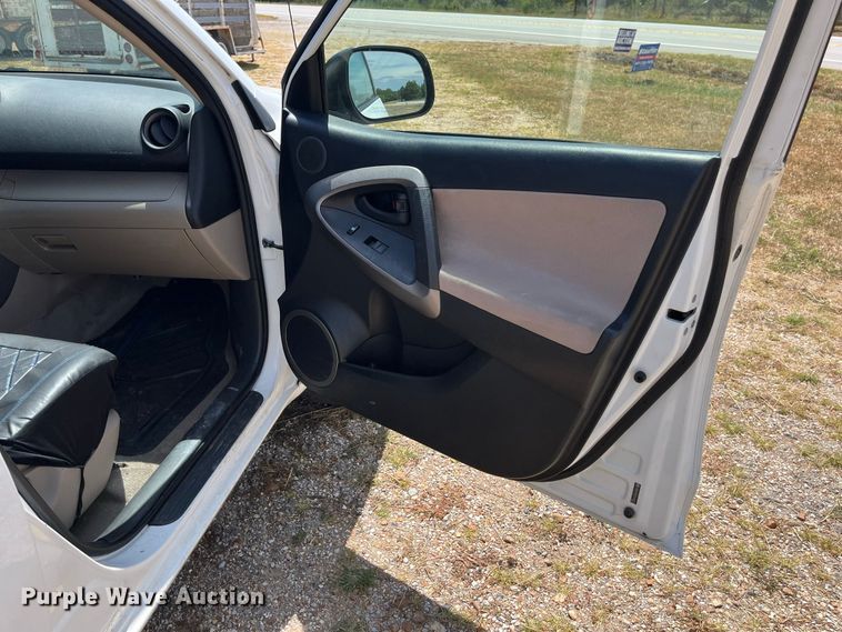 image for item FG0602 2007 Toyota  RAV4 SUV
