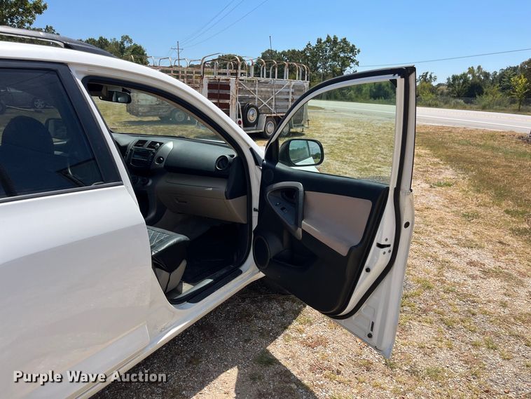 image for item FG0602 2007 Toyota  RAV4 SUV