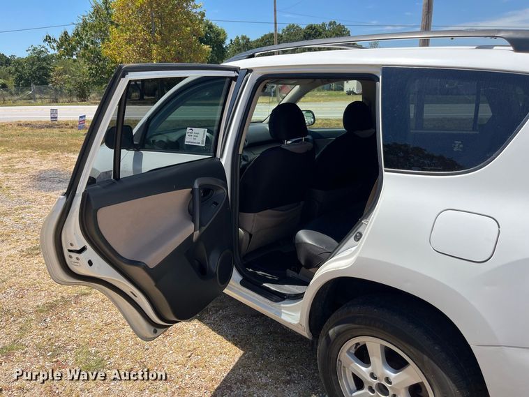 image for item FG0602 2007 Toyota  RAV4 SUV
