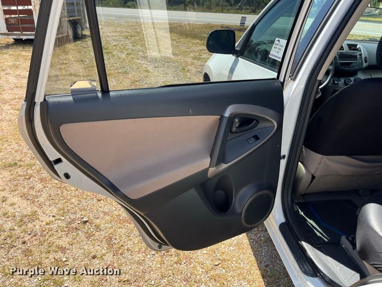 image for item FG0602 2007 Toyota  RAV4 SUV