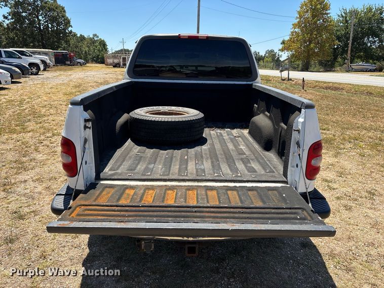 image for item FG0604 2001 Ford  F150 Ext. Cab pickup truck