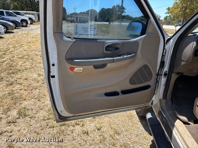 image for item FG0604 2001 Ford  F150 Ext. Cab pickup truck
