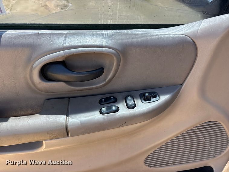 image for item FG0604 2001 Ford  F150 Ext. Cab pickup truck
