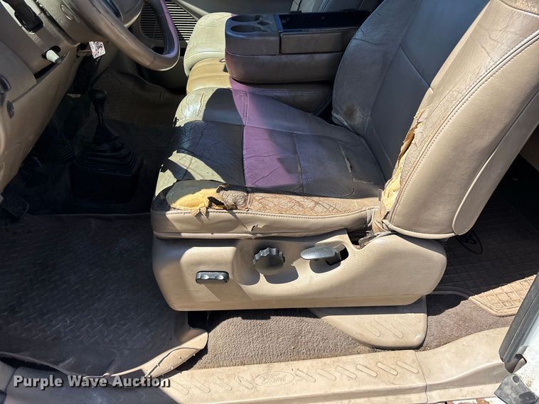 image for item FG0604 2001 Ford  F150 Ext. Cab pickup truck