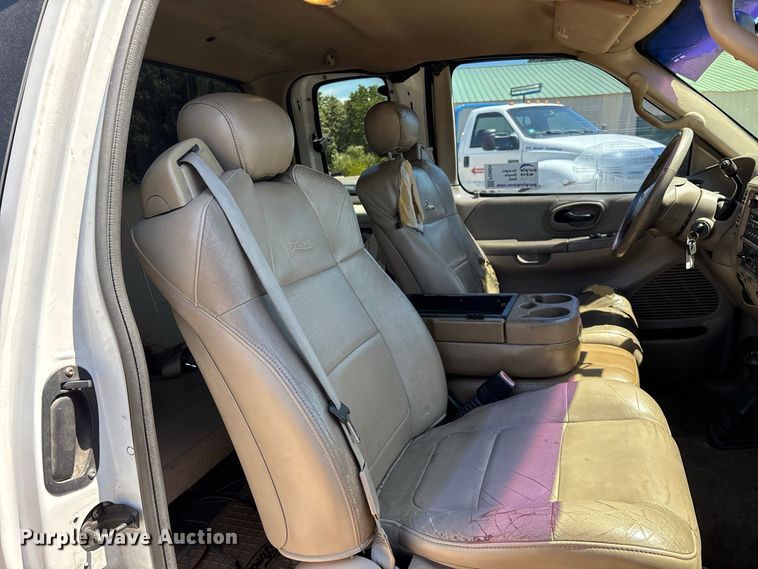 image for item FG0604 2001 Ford  F150 Ext. Cab pickup truck