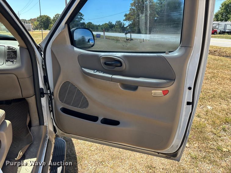image for item FG0604 2001 Ford  F150 Ext. Cab pickup truck