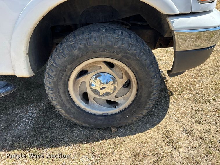image for item FG0604 2001 Ford  F150 Ext. Cab pickup truck