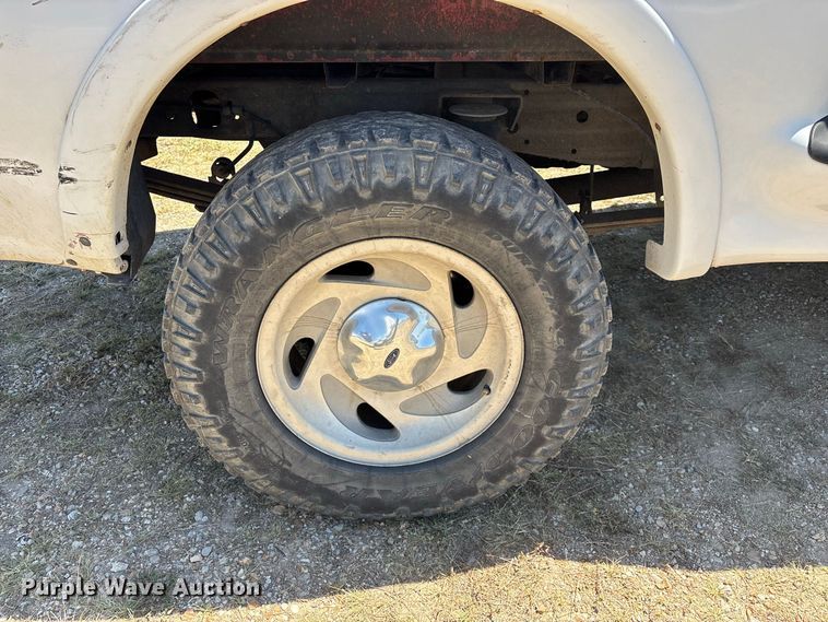 image for item FG0604 2001 Ford  F150 Ext. Cab pickup truck