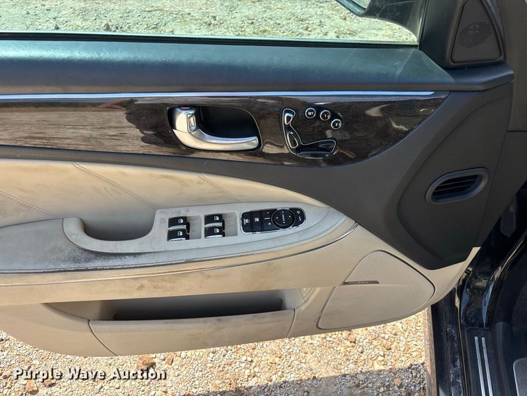 image for item FG0610 2014 Hyundai  Equus 