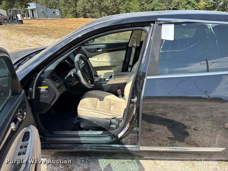 image for item FG0610 2014 Hyundai  Equus 