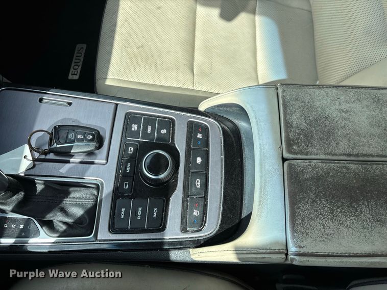 image for item FG0610 2014 Hyundai  Equus 
