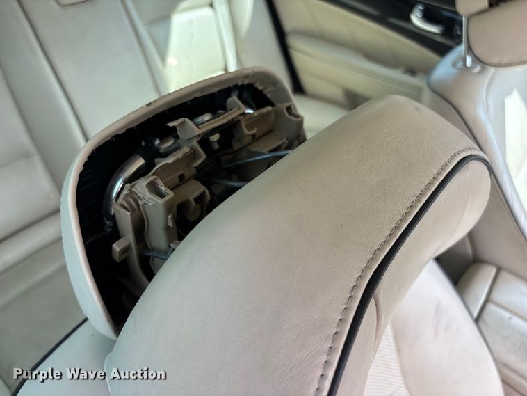 image for item FG0610 2014 Hyundai  Equus 
