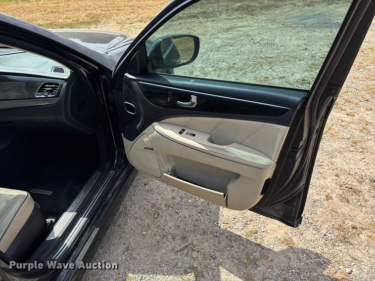 image for item FG0610 2014 Hyundai  Equus 