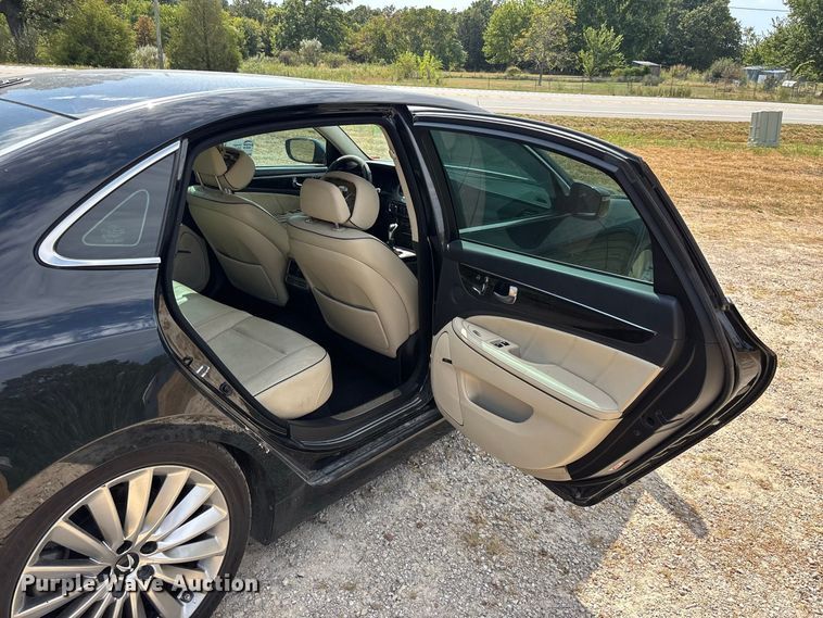 image for item FG0610 2014 Hyundai  Equus 