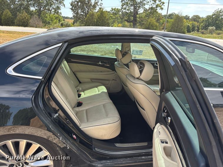 image for item FG0610 2014 Hyundai  Equus 
