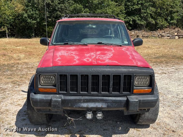 image for item FG0611 1999 Jeep  Cherokee SUV