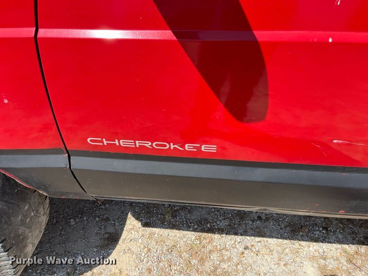 image for item FG0611 1999 Jeep  Cherokee SUV