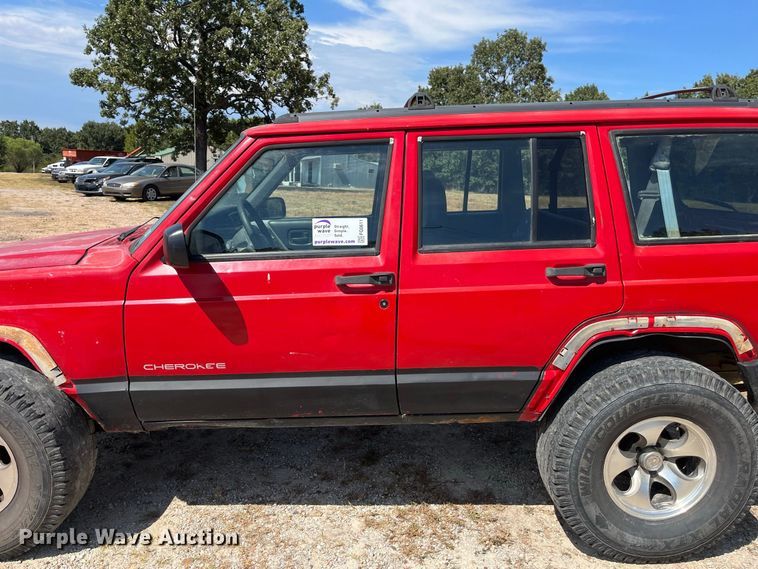 image for item FG0611 1999 Jeep  Cherokee SUV
