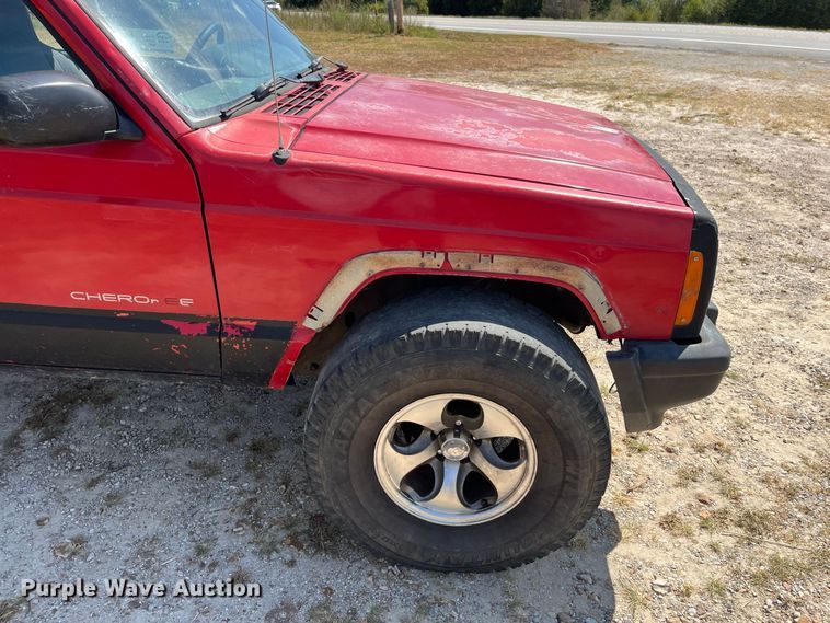 image for item FG0611 1999 Jeep  Cherokee SUV