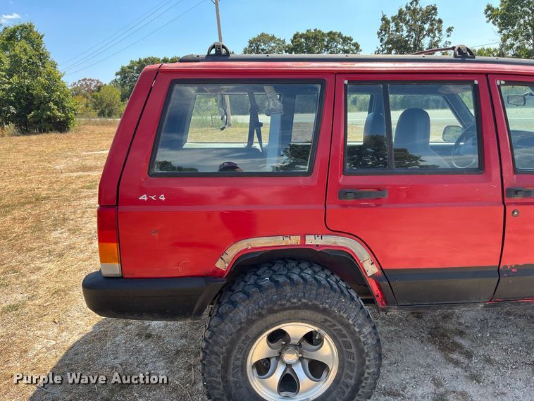 image for item FG0611 1999 Jeep  Cherokee SUV