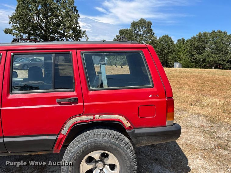 image for item FG0611 1999 Jeep  Cherokee SUV