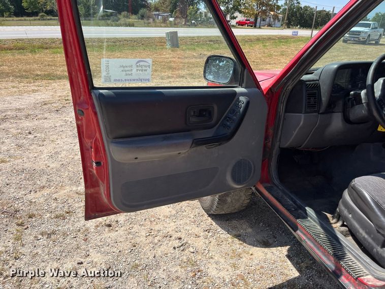 image for item FG0611 1999 Jeep  Cherokee SUV