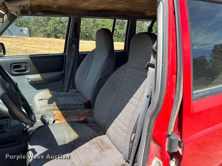 image for item FG0611 1999 Jeep  Cherokee SUV