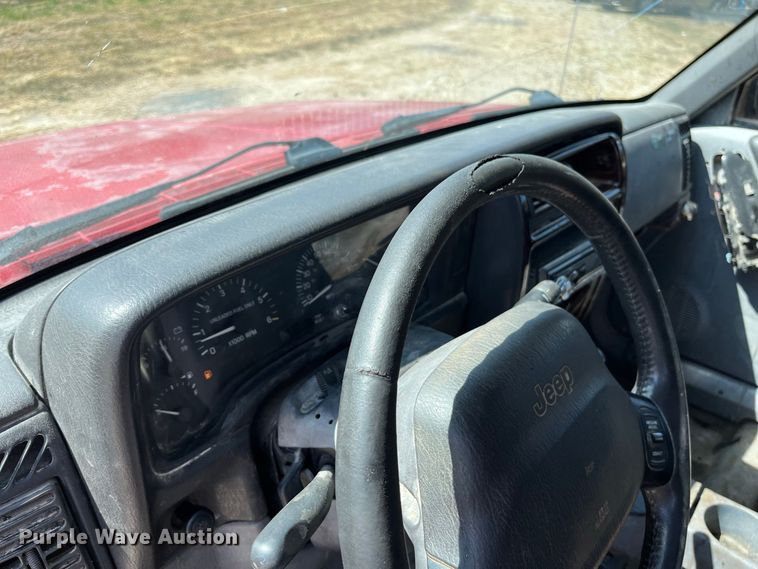 image for item FG0611 1999 Jeep  Cherokee SUV