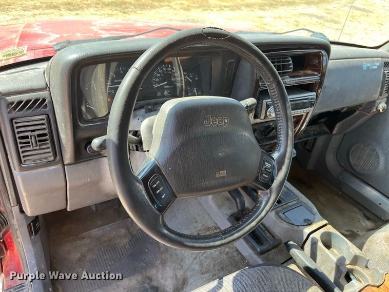 image for item FG0611 1999 Jeep  Cherokee SUV
