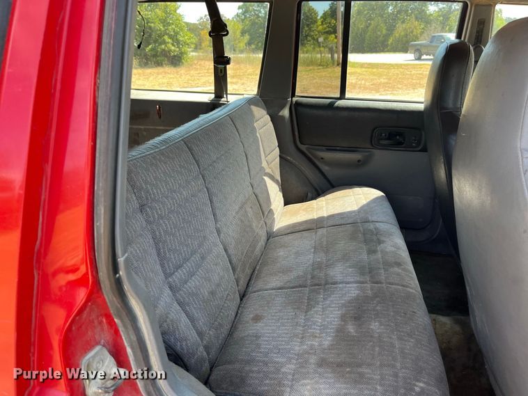 image for item FG0611 1999 Jeep  Cherokee SUV