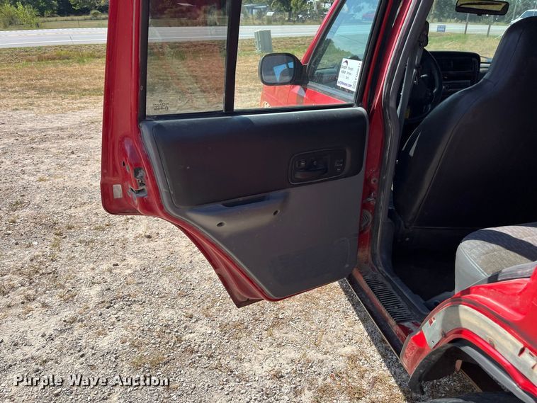 image for item FG0611 1999 Jeep  Cherokee SUV
