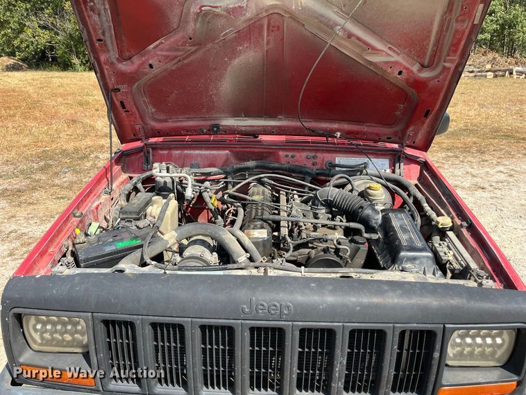 image for item FG0611 1999 Jeep  Cherokee SUV