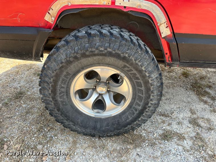 image for item FG0611 1999 Jeep  Cherokee SUV