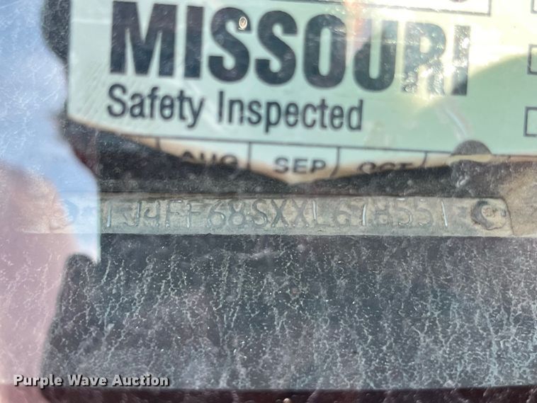 image for item FG0611 1999 Jeep  Cherokee SUV