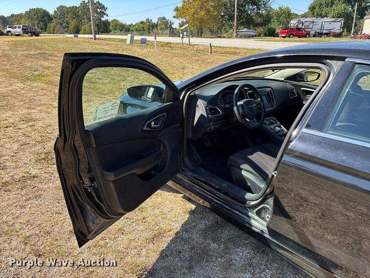 image for item FG0613 2016 Chrysler  200 