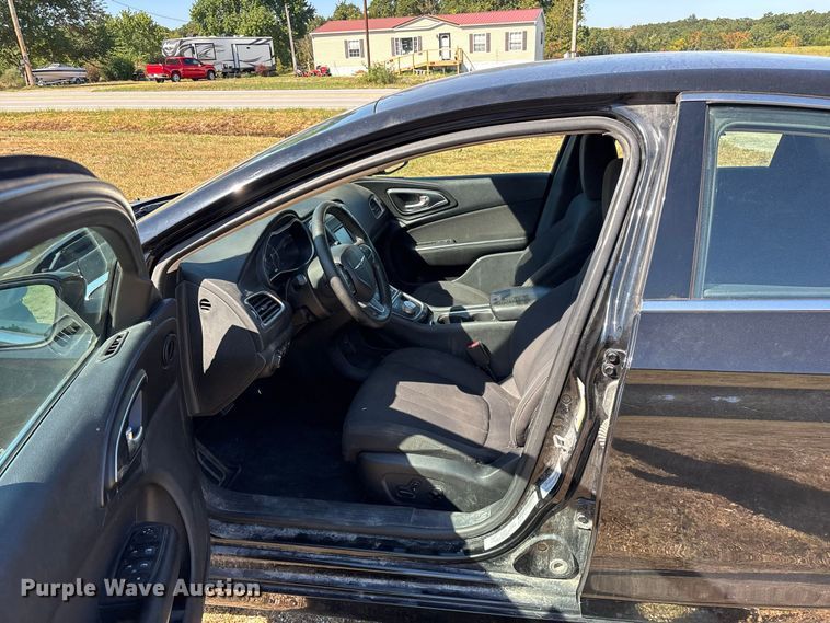 image for item FG0613 2016 Chrysler  200 