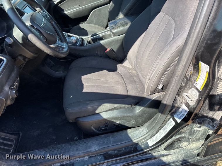 image for item FG0613 2016 Chrysler  200 
