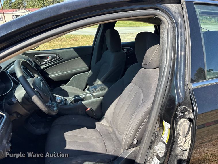 image for item FG0613 2016 Chrysler  200 